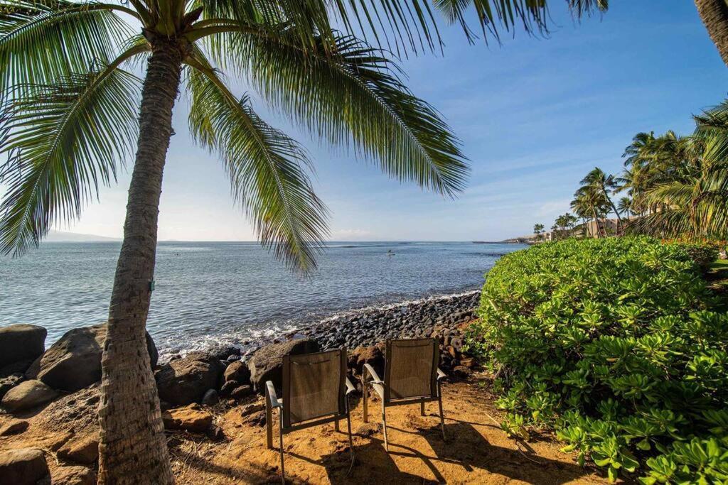 Stunning Maui Direct Ocean Front On The Beach, Walk To Beach From Condo, Watch Turtles, Whales, Ac In All Rooms Ocean View Pool And Spa Wailuku Exterior foto