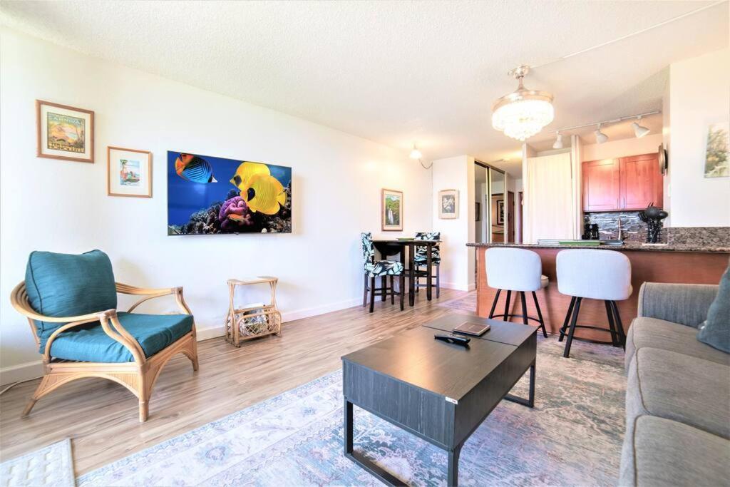 Stunning Maui Direct Ocean Front On The Beach, Walk To Beach From Condo, Watch Turtles, Whales, Ac In All Rooms Ocean View Pool And Spa Wailuku Exterior foto