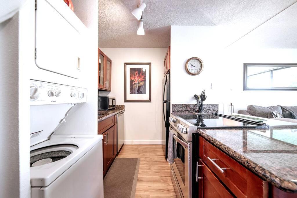 Stunning Maui Direct Ocean Front On The Beach, Walk To Beach From Condo, Watch Turtles, Whales, Ac In All Rooms Ocean View Pool And Spa Wailuku Exterior foto
